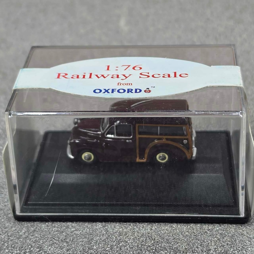 Oxford Morris Minor Traveller 1:76 Maroon Like New Diecast Railway Scale Car
